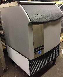 Iceomatic ICEU220A Air cooled 238 lbs/day Ice Machine