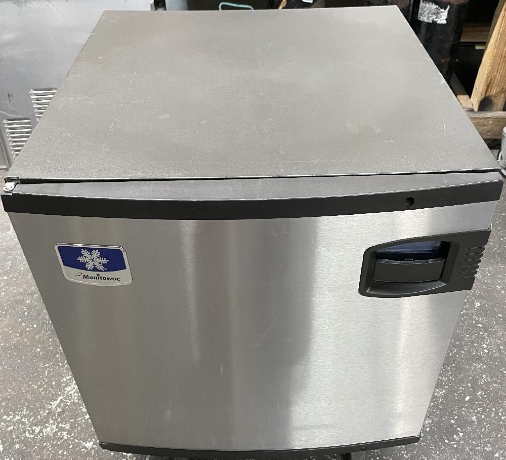 Manitowoc IY0524A Air cooled 485 lbs/day ice maker