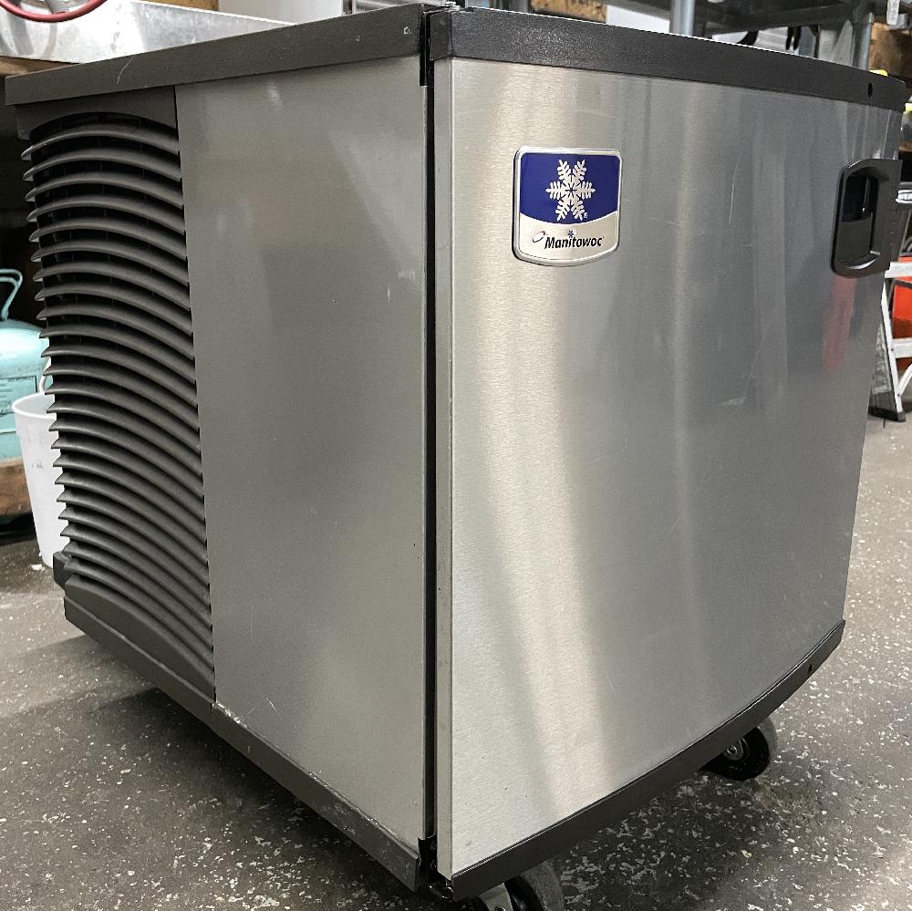 Manitowoc IY0524A Air cooled 485 lbs/day ice maker