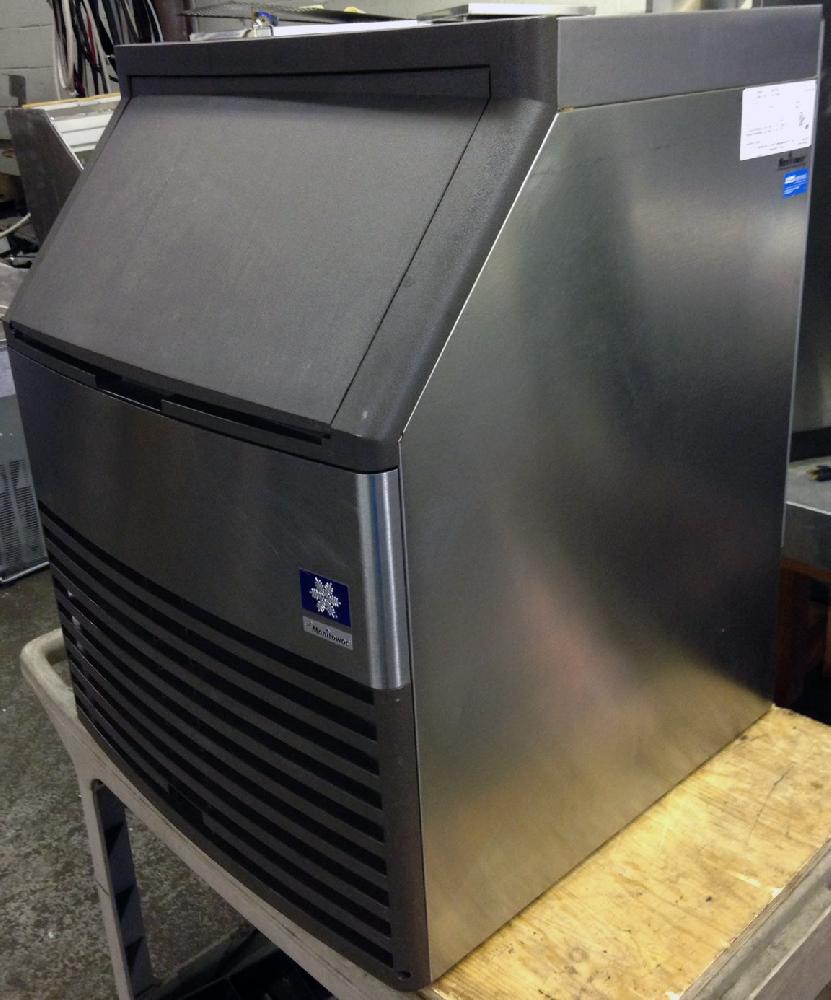 Manitowoc QD0132A Air cooled 130 lbs/day ice maker