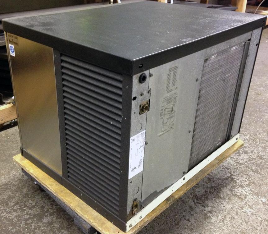 Manitowoc QD0423W Water cooled 440 lbs/day Refurbished Ice Machine