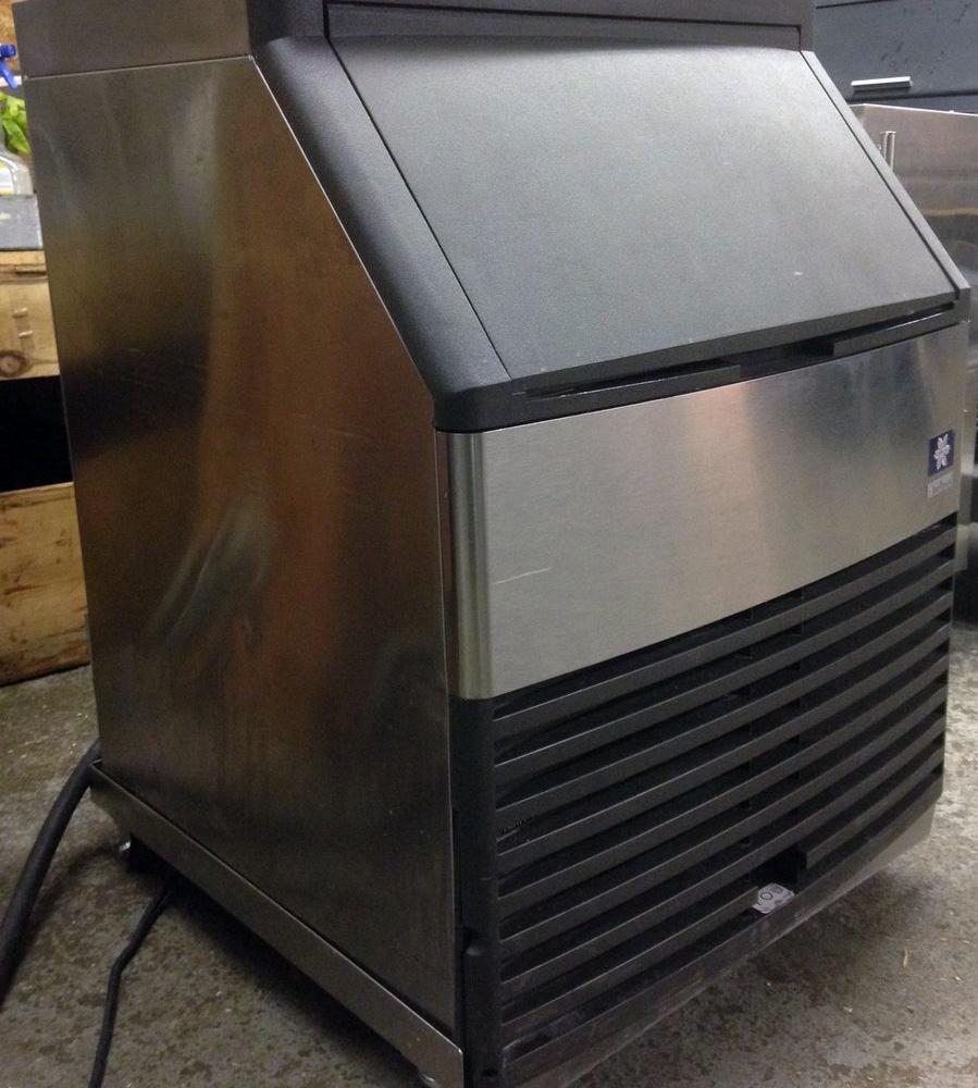 Manitowoc QY0214A Air cooled 215 lbs lbs/day Ice Maker with Storage