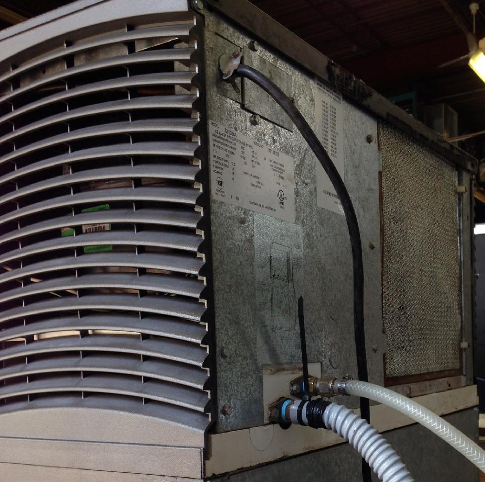 Manitowoc SY0304A Air cooled 340 lbs/day ice machine