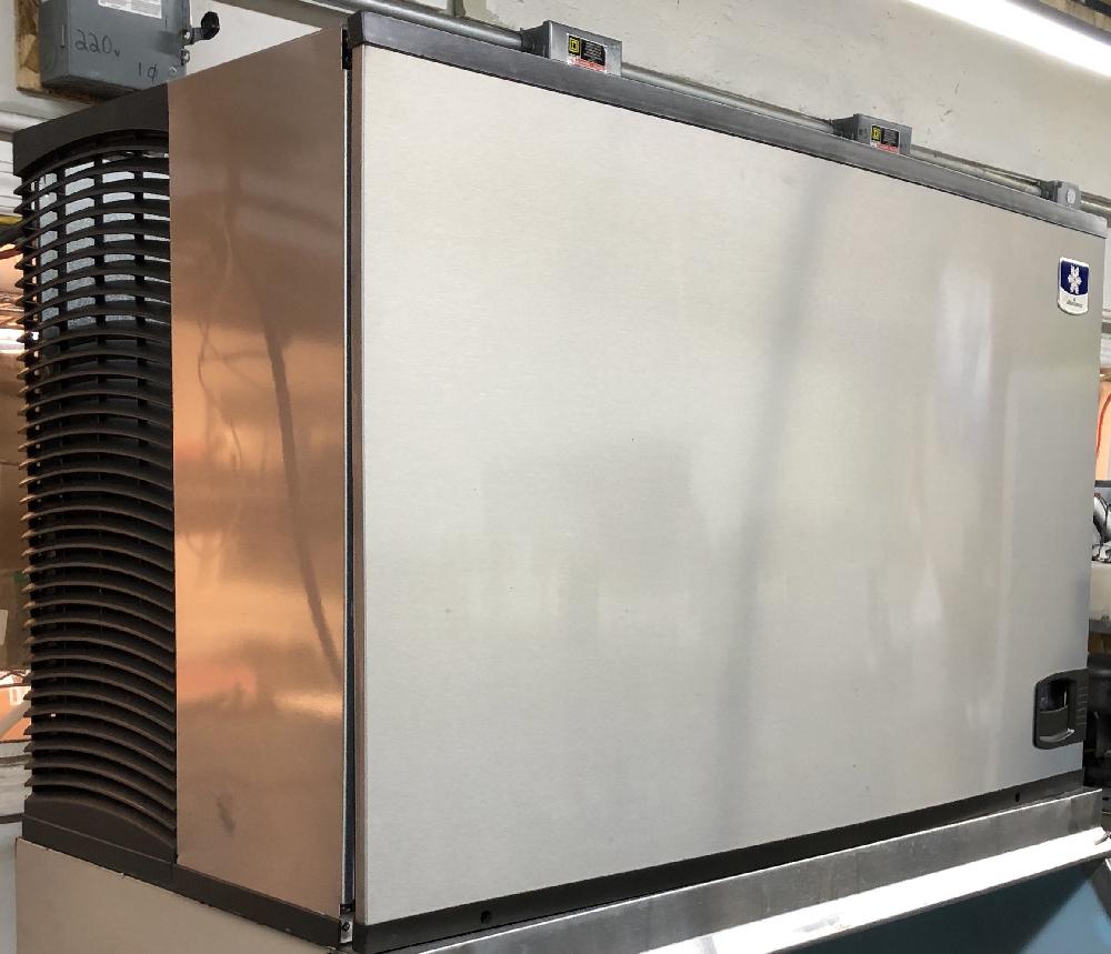 Manitowoc IY1805W Water cooled 1790 lbs/day ice maker