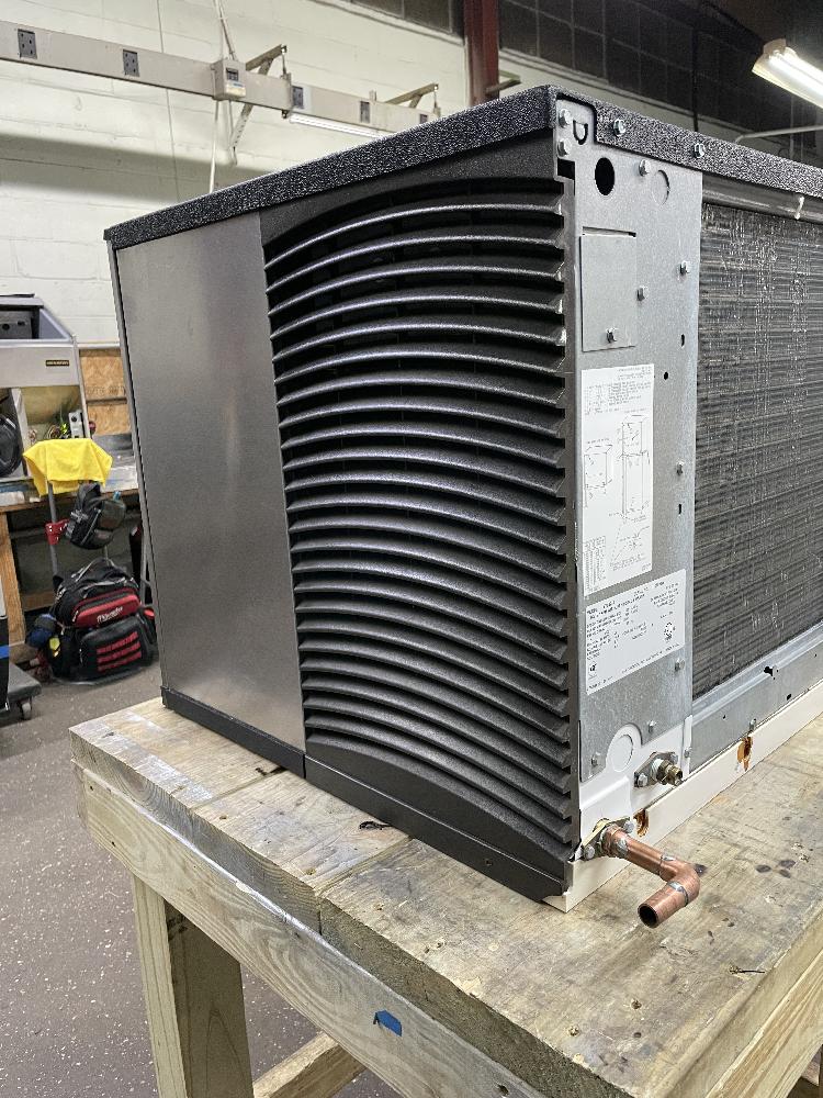 Manitowoc SY0424A Air cooled 460 lbs/day ice maker