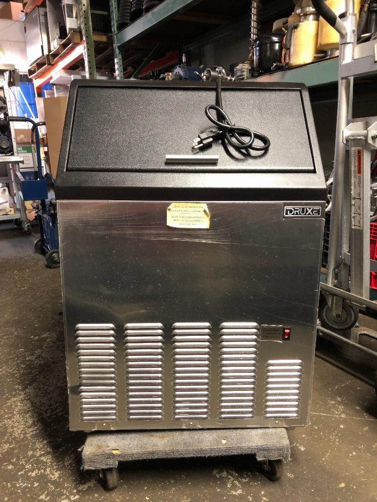 Maxx Ice SMIM120 Air cooled 120 lbs/day ice machine