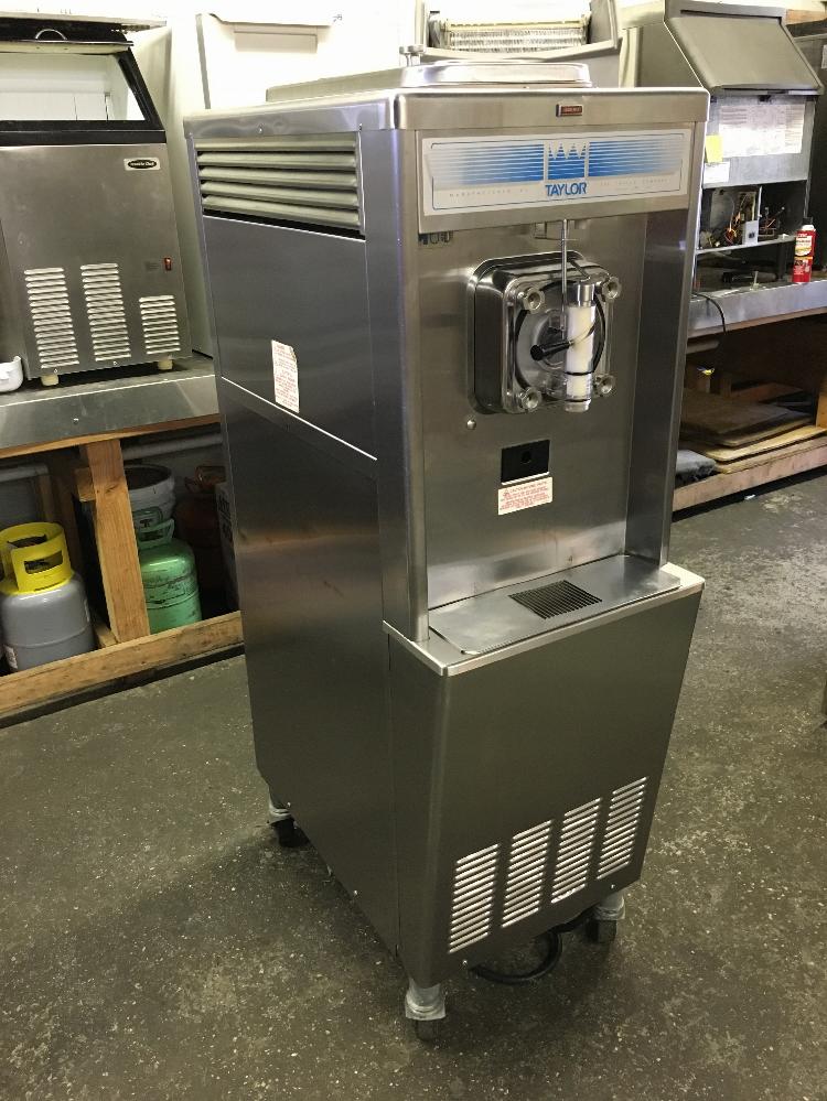 Taylor 34112 Slushy frozen uncarbonated beverage machine